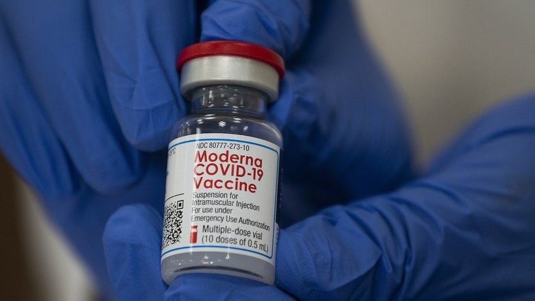 Moderna avança com pedido de vacinação para adolescentes