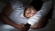 Internet e o uso generalizado de ecrãs estão a provocar alterações nos hábitos de sono (áudio)