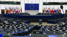 Imagem de Açores querem três círculos nas eleições europeias e mudanças no estado de emergência
