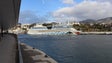 Porto do Funchal com 1 navio de cruzeiro e dois iates
