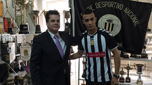 Imagem de Okacha assinou com o Nacional um contrato válido para as duas próximas temporadas.