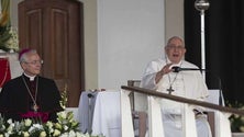 Imagem de Igreja não tem portas, para que todos possam entrar