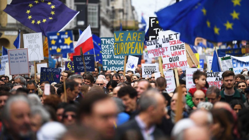 Imagem de Cerca de um milhão de pessoas protestam em Londres em defesa de um novo referendo sobre o Brexit