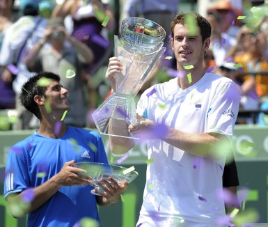 Andy Murray, de branco e Novak Djokovic finalistas do torneio em Key Biscaine 