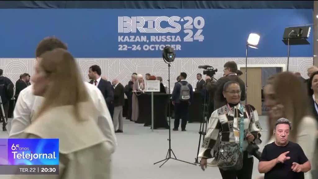 Cimeira dos BRICS. Putin recebe grupo de economias emergentes