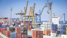 Exportações(-6,9%) e importações (-4,1) em queda