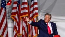 Imagem de Buscas do FBI causam tempestade política e podem acelerar recandidatura de Trump