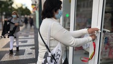 Imagem de Comércio fecha às 17 horas (vídeo)