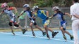 300 Atletas no Torneio Internacional de patinagem de velocidade (Vídeo)