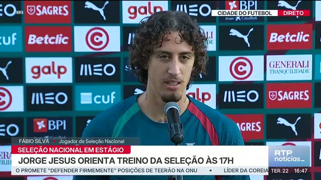 Imagem de Fábio Silva fala da estreia na seleção e do "privilégio" de jogar com Cristiano Ronaldo