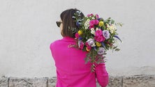 Imagem de Lojas de flores registam aumento de vendas no Dia da Mãe (Áudio)