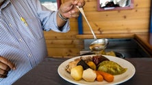 Imagem de Muitas famílias optam por almoço fora de casa no primeiro dia do ano
