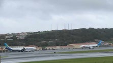 Imagem de Emergência obriga avião a aterrar nas Lajes