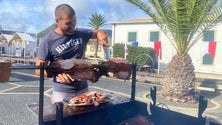 Imagem de Porco no espeto é atração no Festival Colombo (áudio)