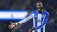 Mbemba ausente dos 21 convocados do FC Porto para visita ao Nacional