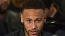 Brasileiro Neymar condenado a devolver 6,8 ME ao FC Barcelona