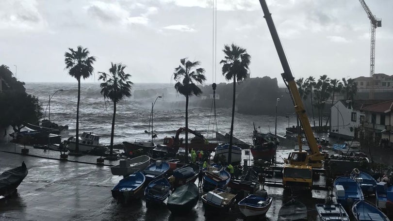 Imagem de Mau tempo faz estragos em Câmara de Lobos