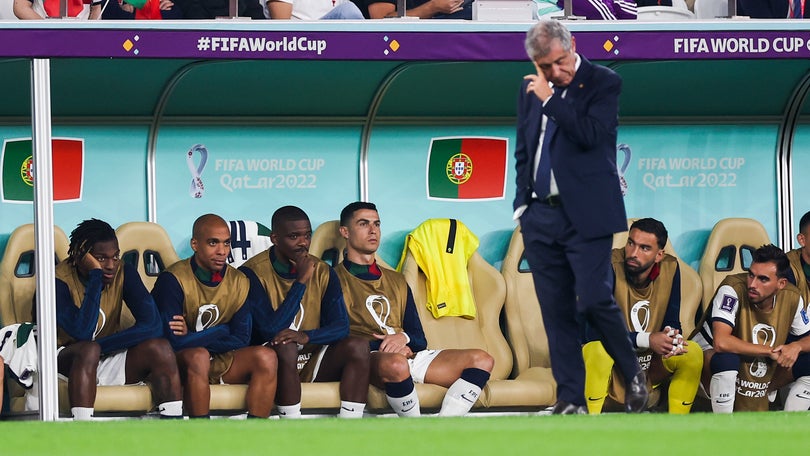 Imagem de Jogadores desolados com eliminação de Portugal