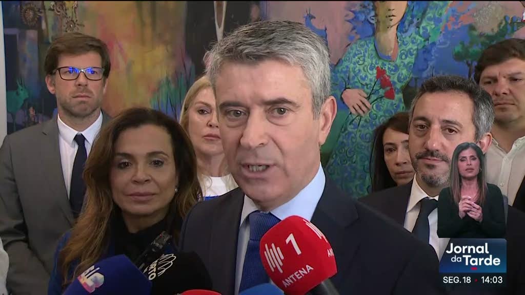 Carneiro acusa o governo de estar a trabalhar para o passado
