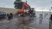 Imagem de Mau tempo suspende trabalhos