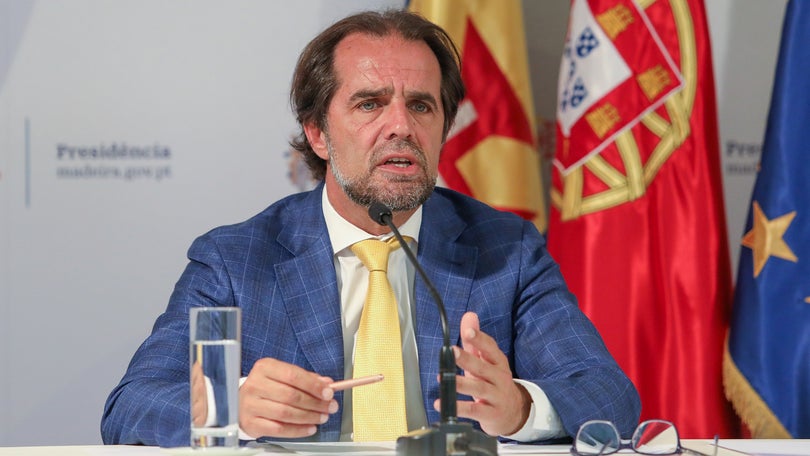 Imagem de Covid-19: Madeira aprova complemento social de 16 ME para trabalhadores em lay-off
