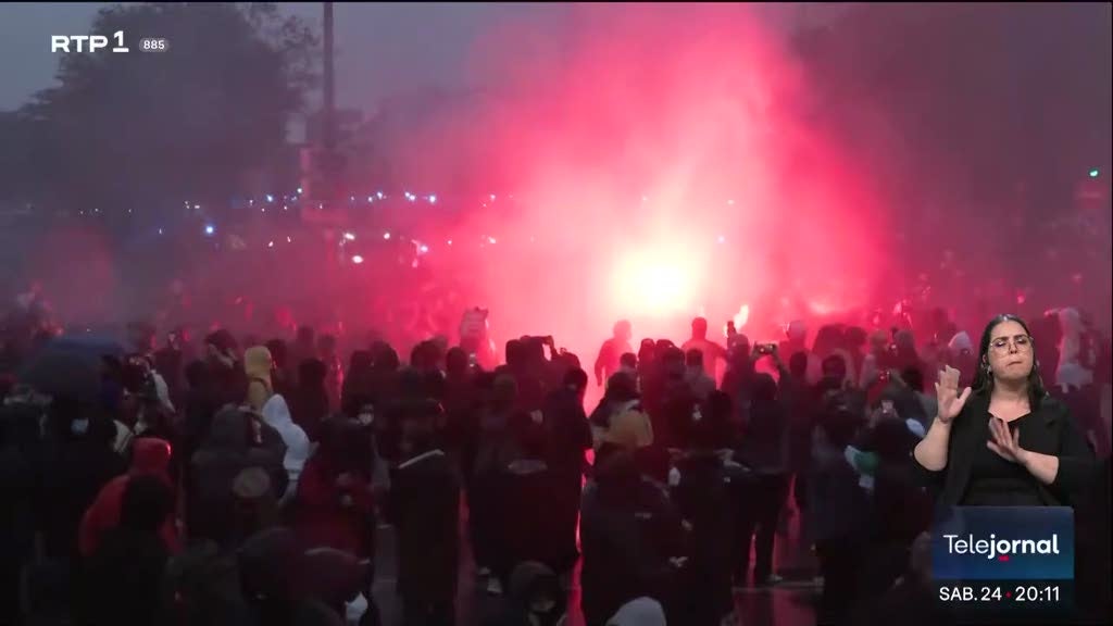Imagem de Reivindicações levaram centenas de milhares às ruas em França
