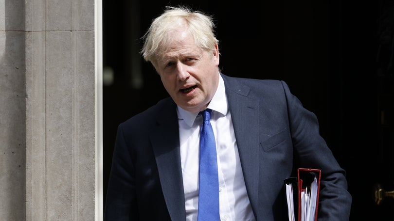 Demissões no Governo britânico aumentam pressão sobre Boris Johnson