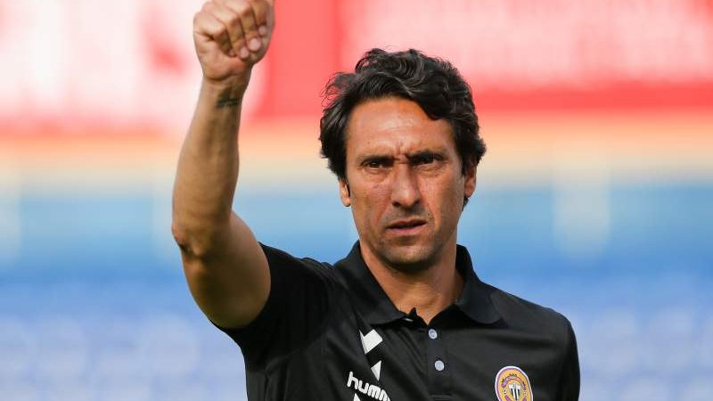Imagem de Treinador João de Deus deixa o Nacional