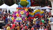 Imagem de Maduro antecipa início do Carnaval para 28 de fevereiro