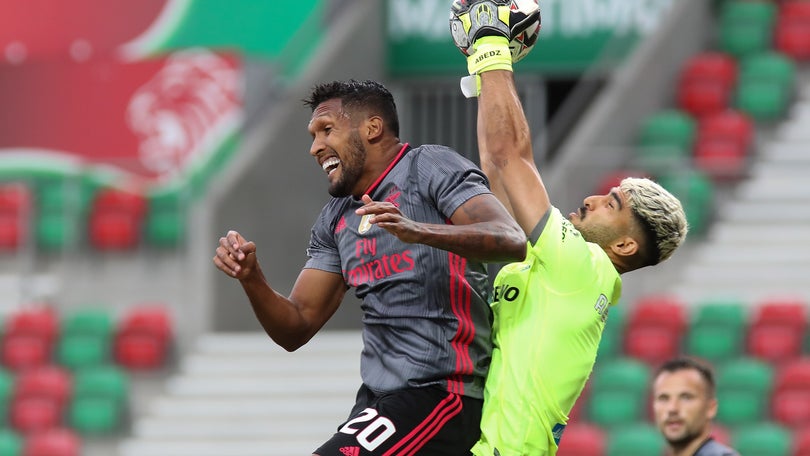 Imagem de Treinador do Marítimo coloca água na fervura após vencer Benfica