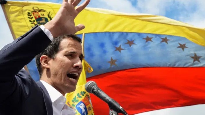 Parlamento opositor da Venezuela mantém-se em funções