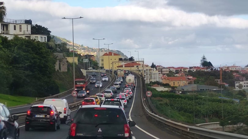 Acidente congestiona trânsito