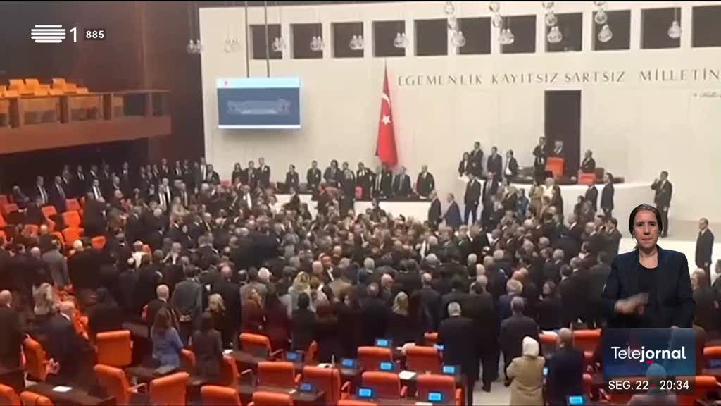 Imagem de Sessão no Parlamento da Turquia acabou em agressões