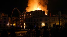 Imagem de Suspeito de atear fogo na `Insular de Moinhos` aguarda julgamento em liberdade