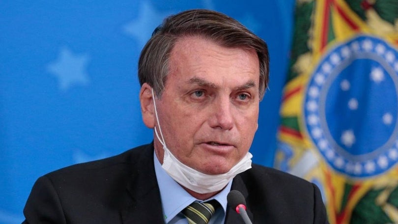 Imagem de Bolsonaro autoriza regresso de militares à Amazónia para combater desflorestação