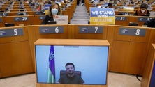 Imagem de «Provem que estão connosco», pede Zelensky à UE