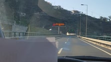 Imagem de Controlo à circulação provoca engarrafamentos em várias fronteiras intermunicipais (Áudio)
