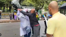 Imagem de Bolsonaristas atacaram jornalistas e polícias