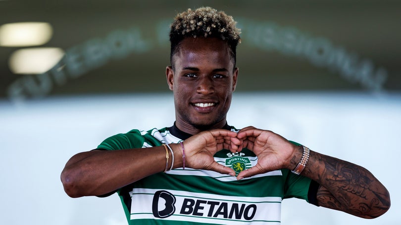 Imagem de Jovane Cabral renova e é opção para Amorim