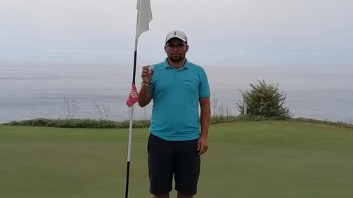 Quatro birdies e 11 buracos a par valem a vitória