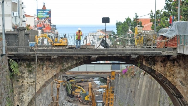 Câmara do Funchal embargou obra do Governo Regional para analisar o projeto