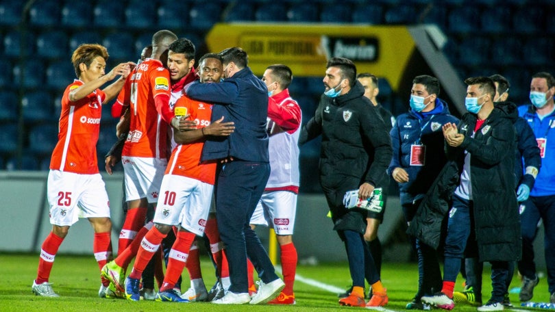 Imagem de Santa Clara impõe primeira derrota ao Sporting