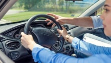 Imagem de Escolas de condução retomam atividade (Vídeo)