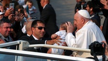 Imagem de Duzentas mil pessoas recebem o Papa no Santuário de Fátima