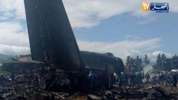 Morreram 257 pessoas na queda de avião militar na Argélia