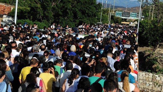 Imagem de Parlamento venezuelano aprova acordo para criação de corredores humanitários