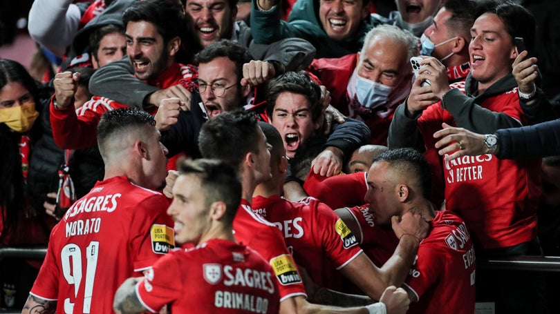 Benfica vence Paços de Ferreira