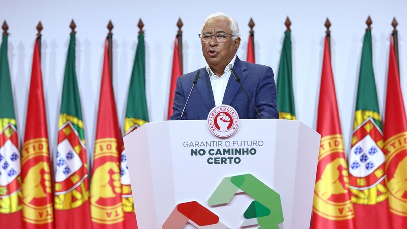 Imagem de Costa promete aumentar o abono de familia