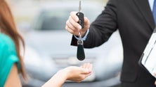 Imagem de Algumas rent-a-car admitem vender os carros no próximo ano (Vídeo)