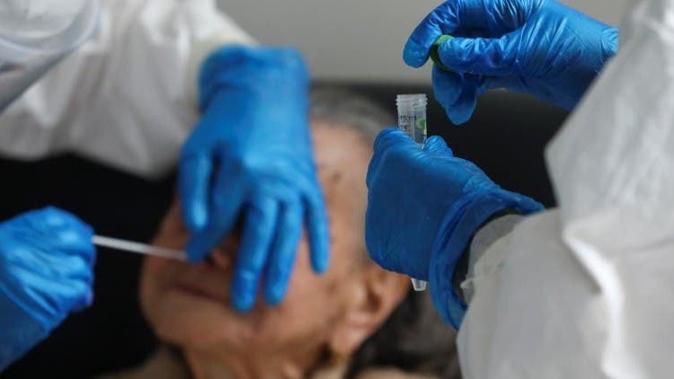 Imagem de Portugal com 10.016 novos casos e 10 mortes